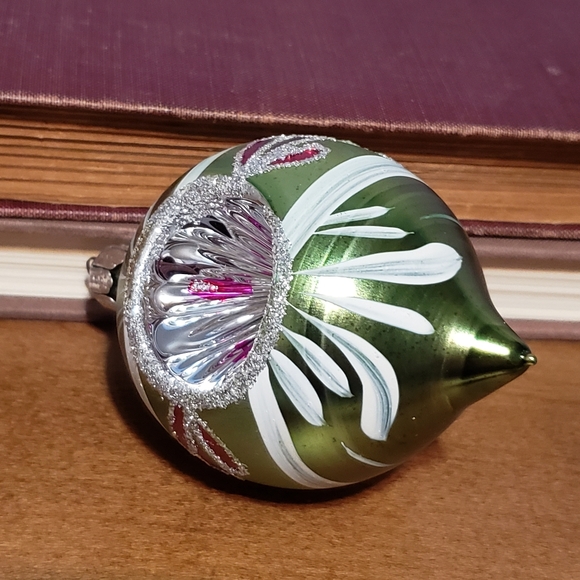 Vintage Mercury Glass Indent Christmas Ornament Green - Picture 9 of 10